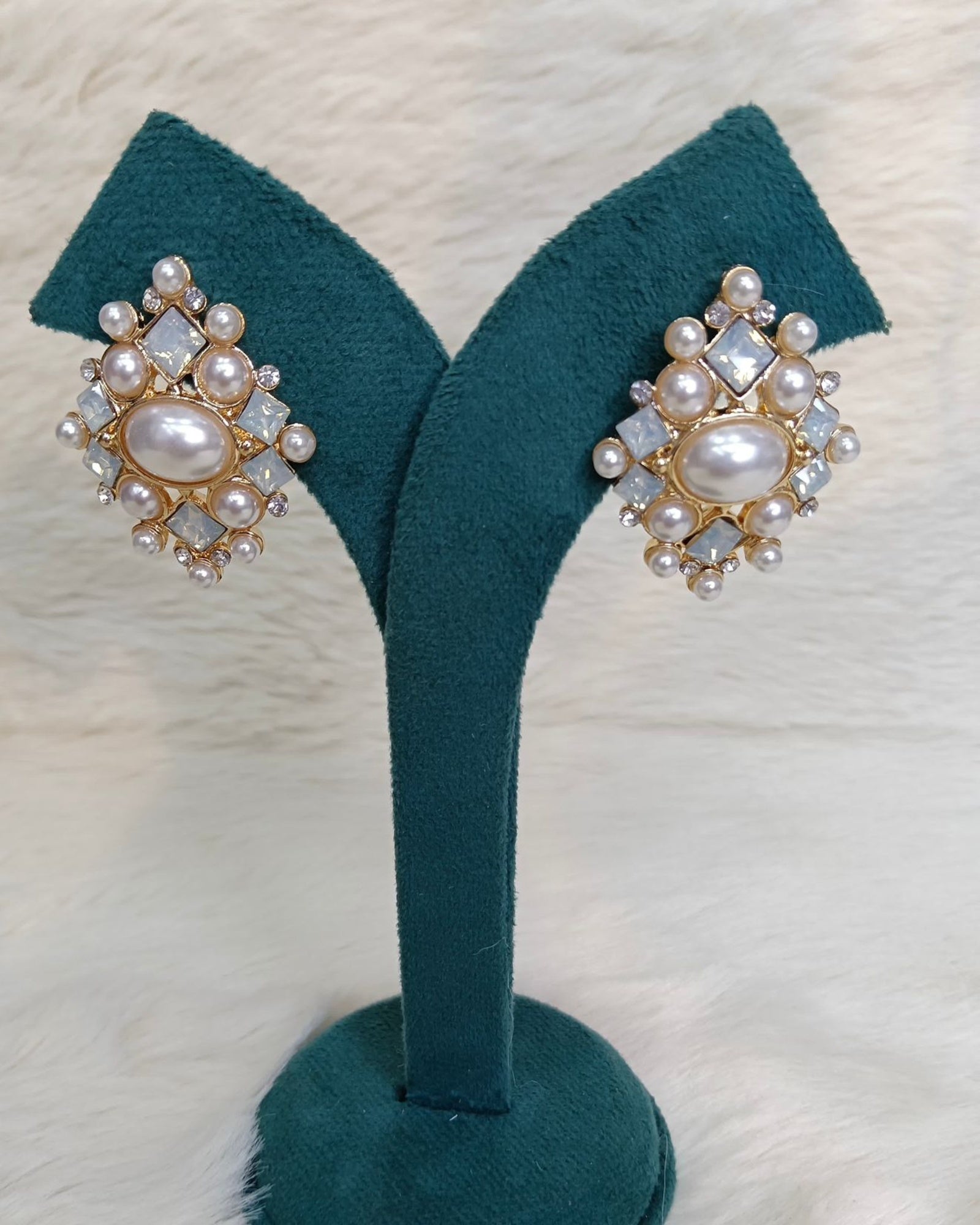Anti-Tarnish Blue White Pearl Earrings