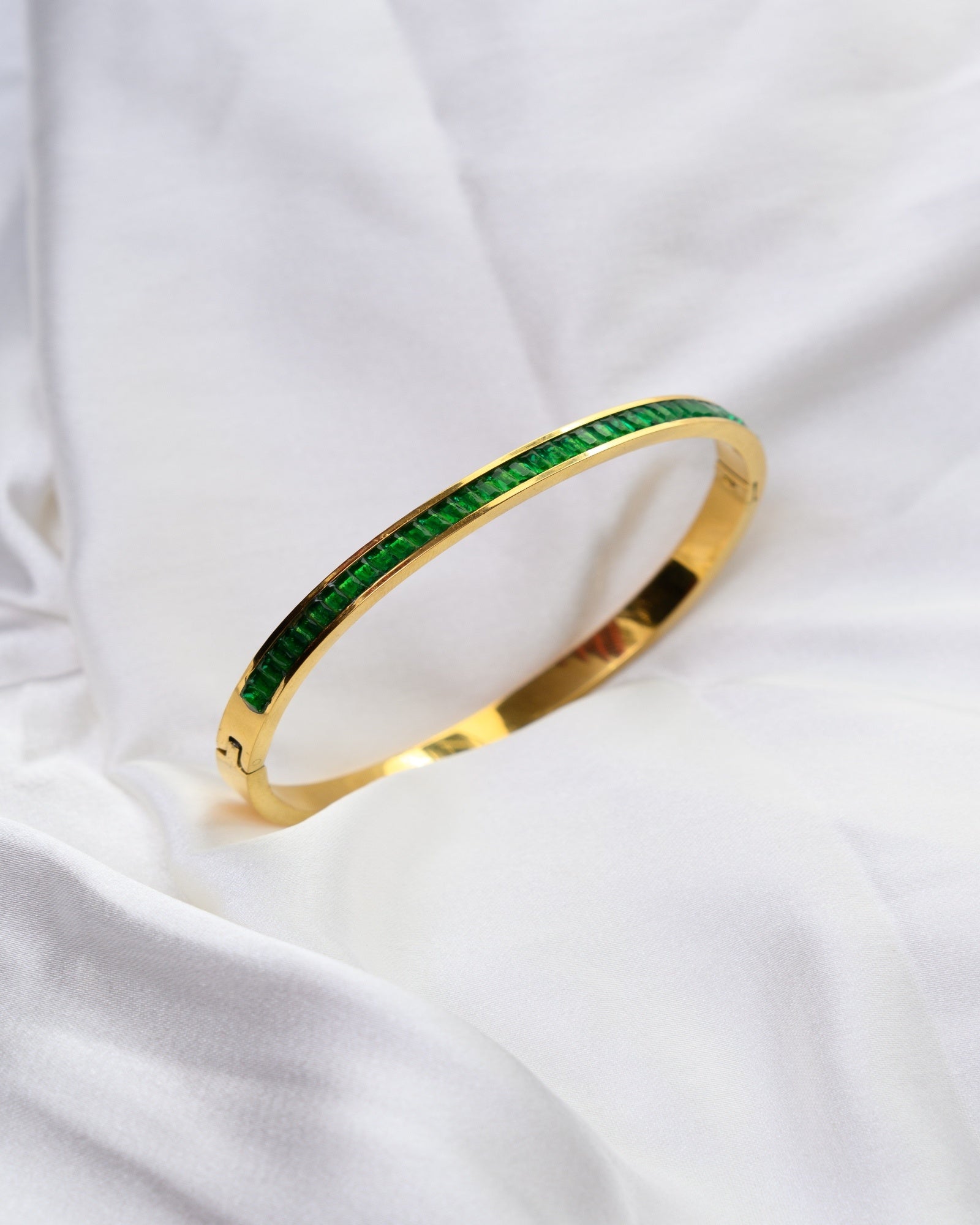 Green Manual Setting Anti-Tarnish Bracelet