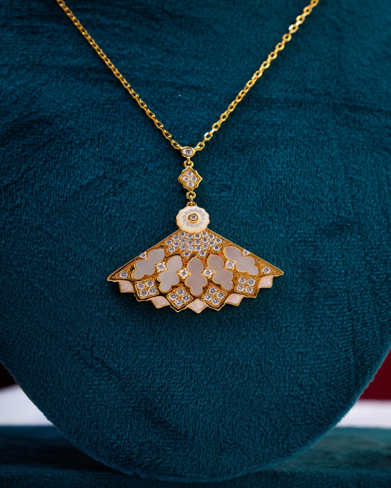 Australian MOP with High Quality 18K Gold Polish Long Chain