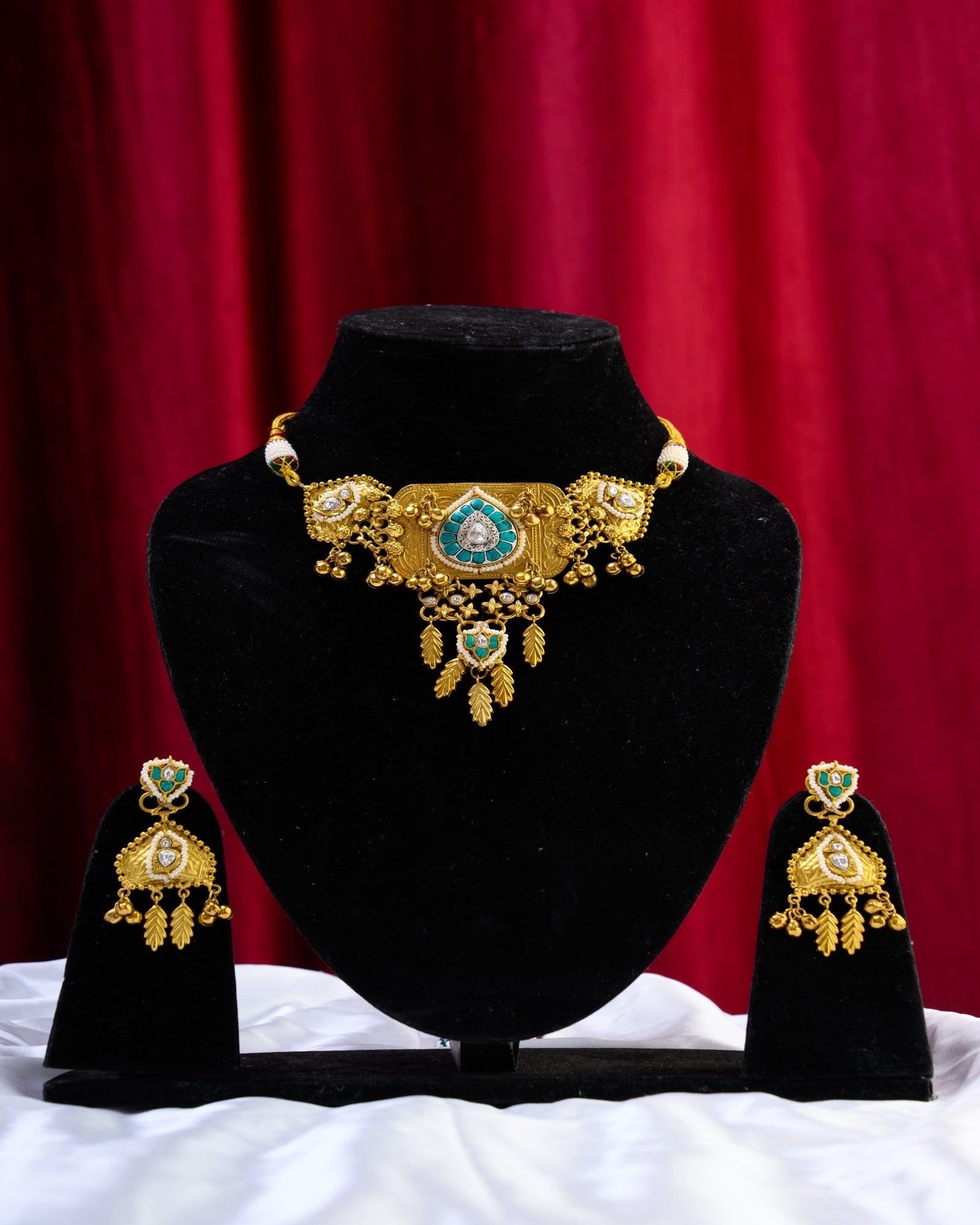Apala Gold with Firoza Choker with Earrings