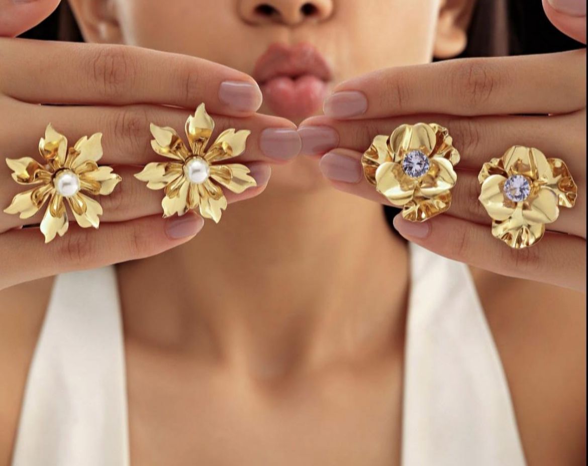 Golden Diamond and Pearl Earrings Pair