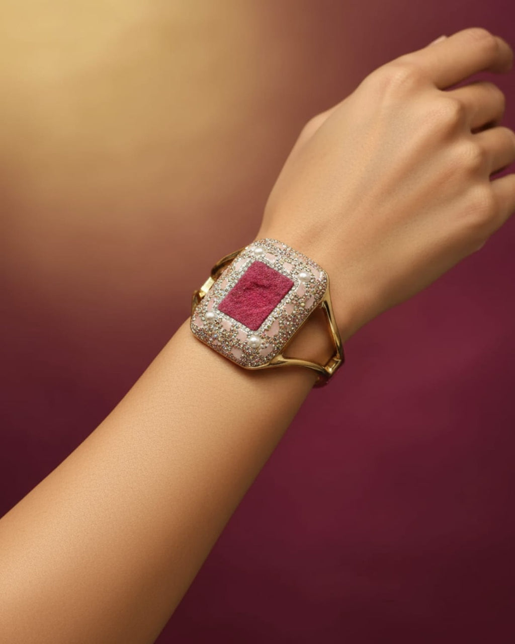 Rose Quartz Bold Bracelet with Small Pearls