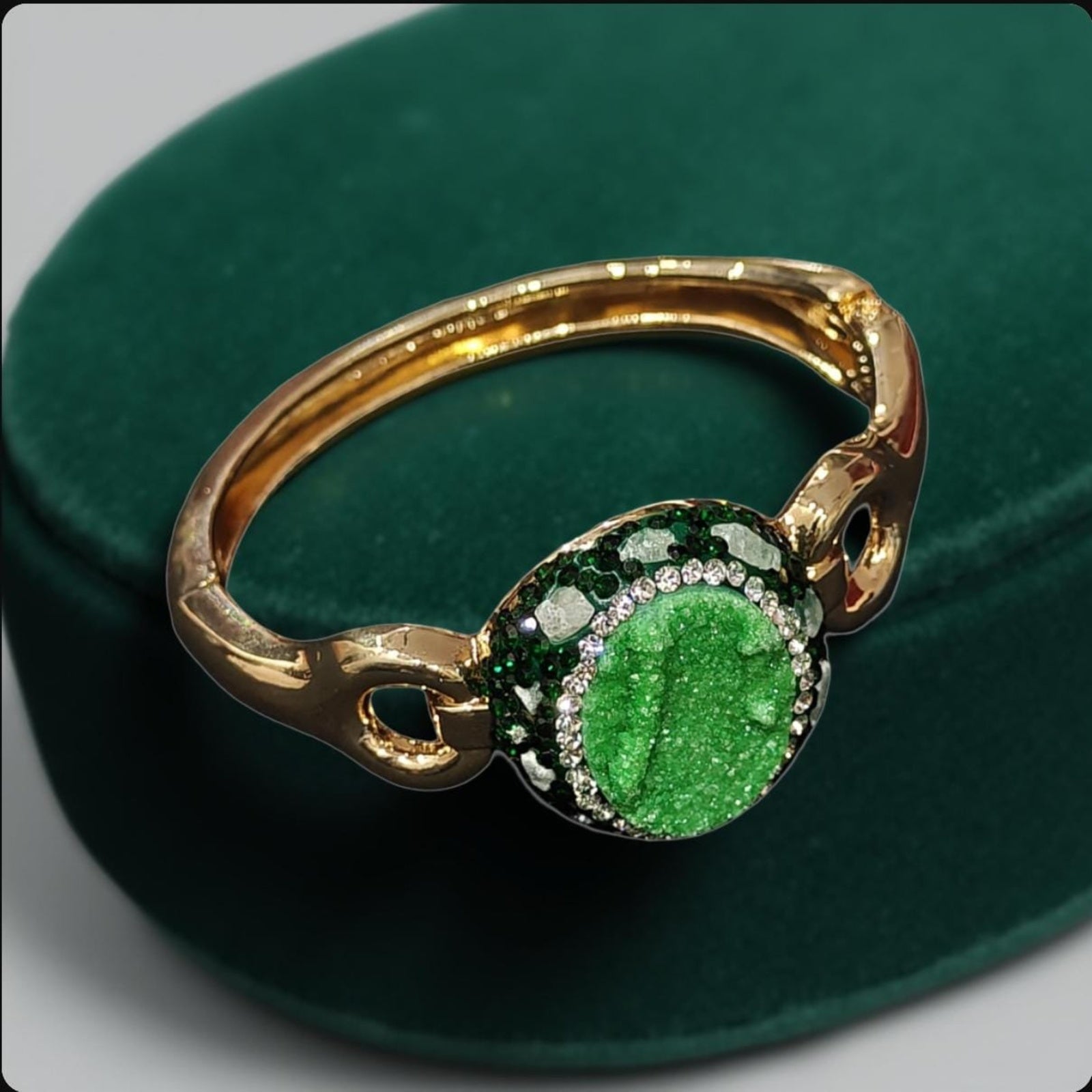 Emerald Glow Turkish Bracelet