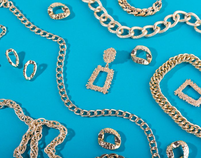 Enhance Your Everyday Elegance with These Chic Diamond Chains and Pendants